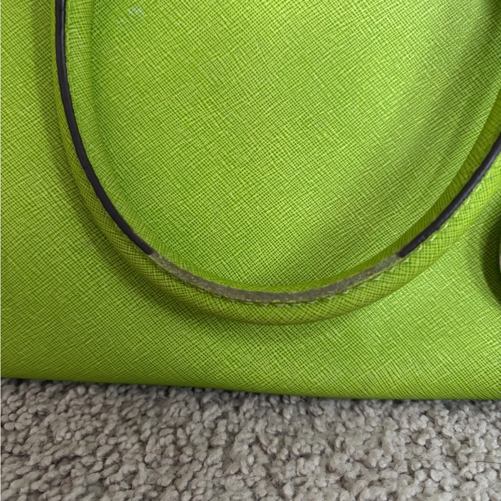 Michael Kors Bright Green Satchel - Picture 3 of 10